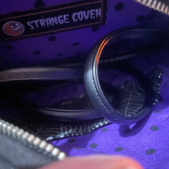 Strange Coven Handmade Bowtie Bag - Picture 5 of 7